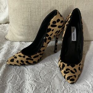 Steve Madden Leopard-Print Pointed Toe Pumps in Tan,Black & brown 4”